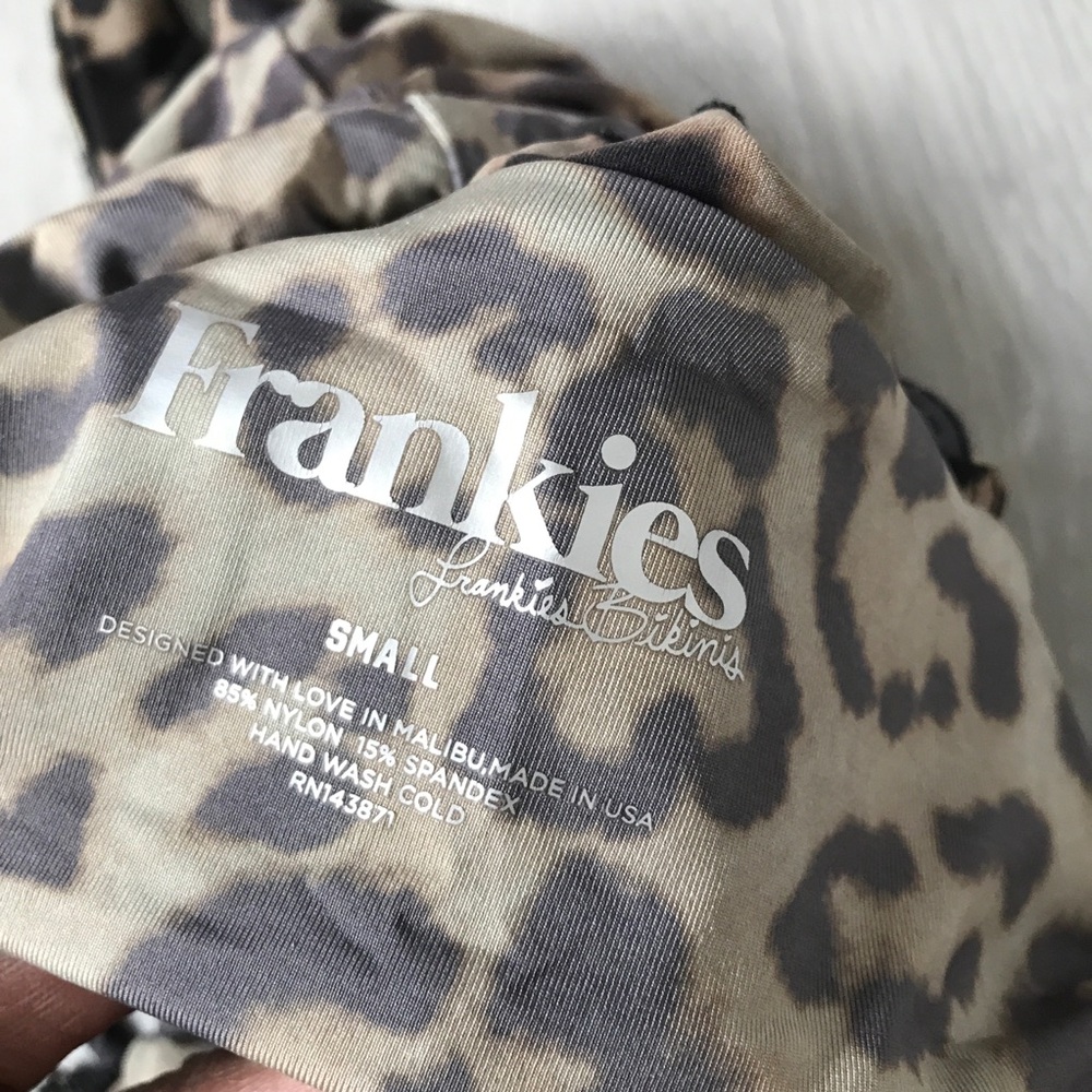 FRANKIES BROWN BIKINI TOP BROWN RUFFLE KEYHOLE FRONT WOMENS SMALL - Picture 2 of 6